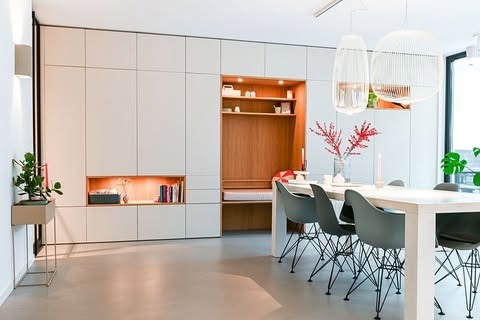 Een Multifunctionele Kastenwand met Slim Design